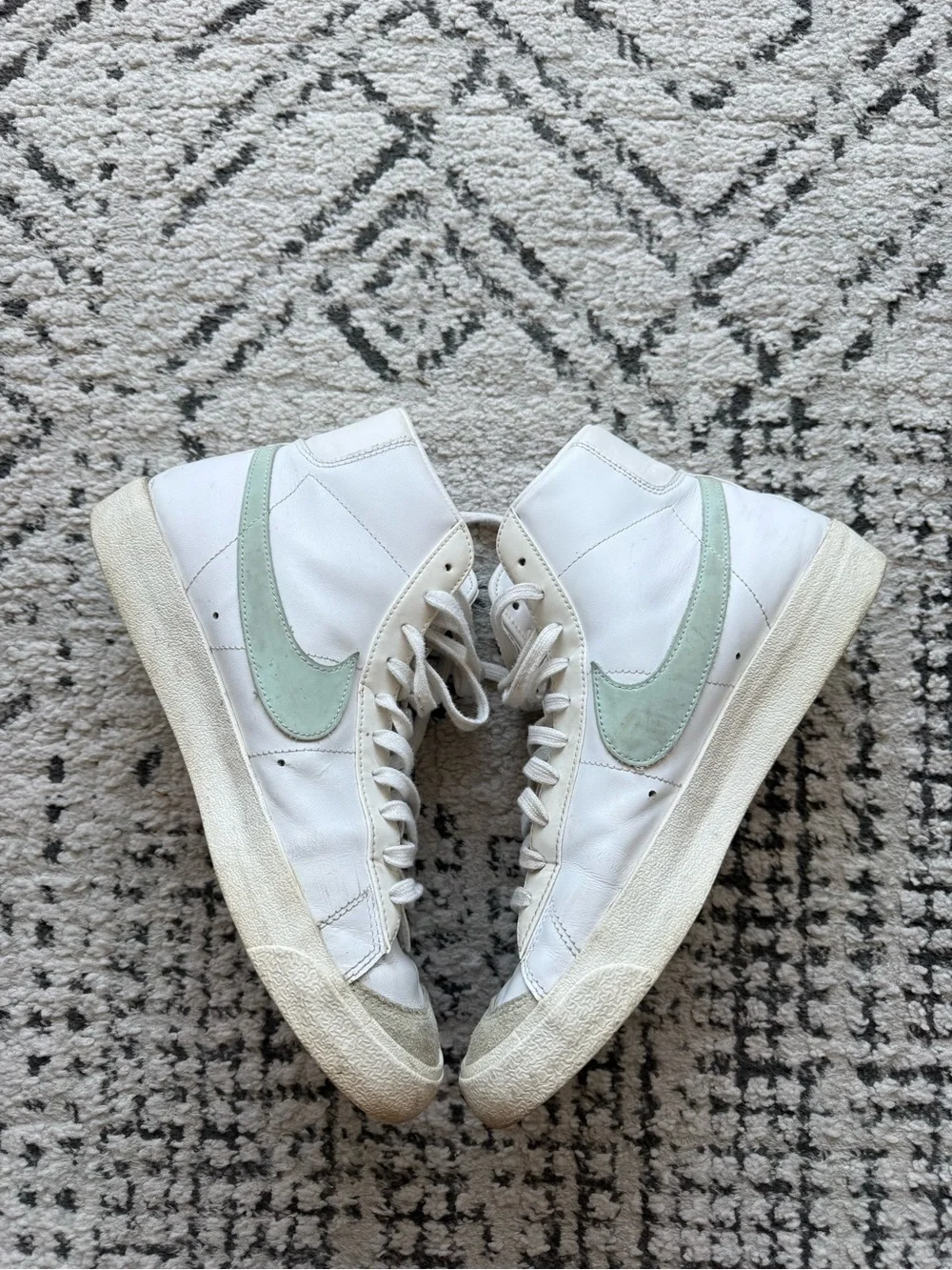 Men’s Nike Blazer Mid 77 in US 11.5